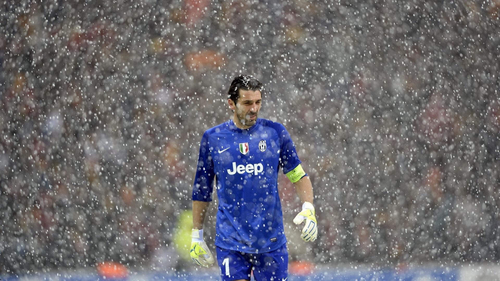 迪马济奥独家，科莫有意拉齐奥后卫塔瓦雷斯，贝西克塔斯加入竞争激化夏季转会市场